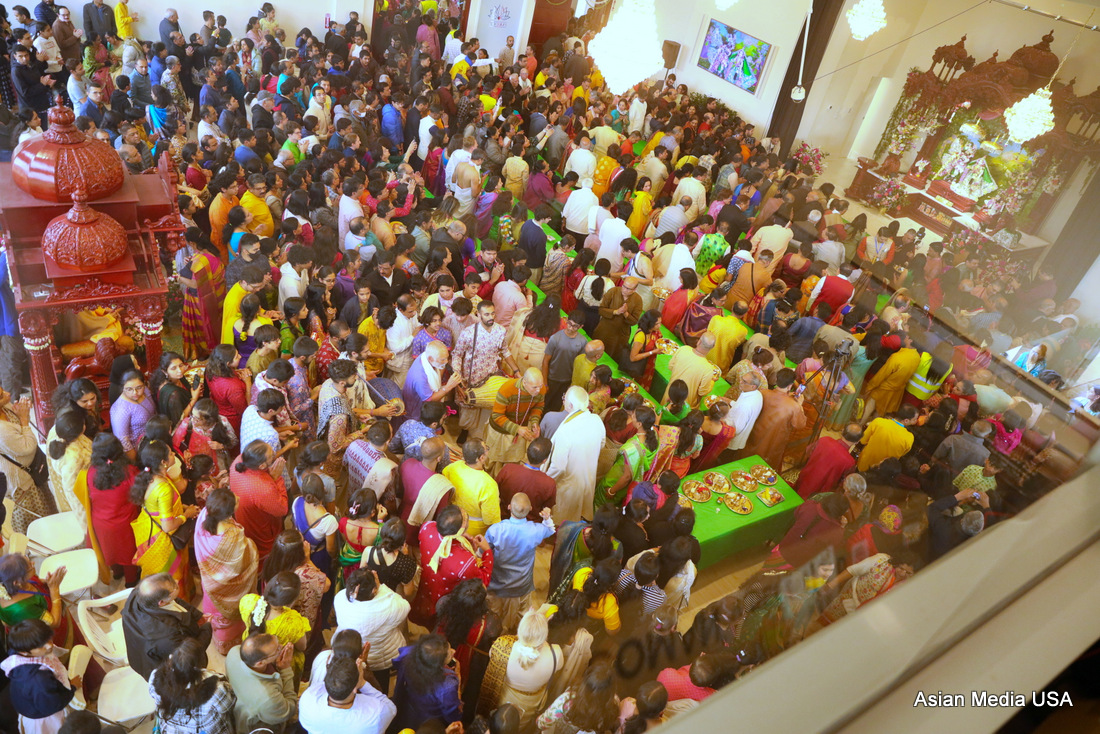 Grand Inauguration Ceremony of  ISKCON Radha Shyamsundar New Temple at Naperville  (Sringar Darshan and Maha Arati)